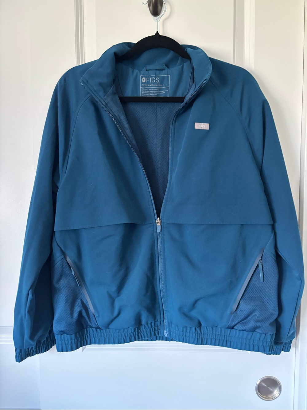 FIGS Deep Reef Sydney Scrub Jacket